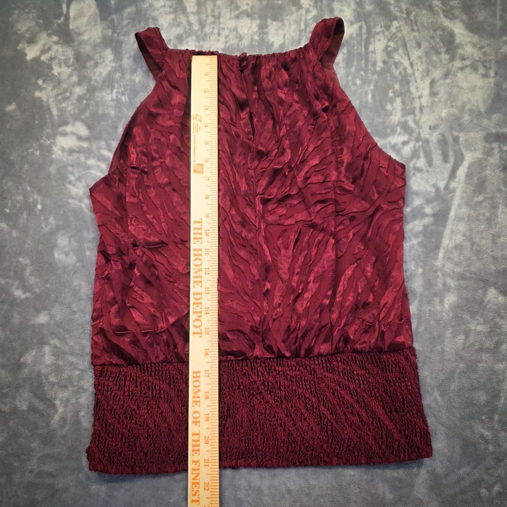 White House Black Market Women's 8 Burgundy Silk Crinkle Sleeveless Smocked Top - Picture 4 of 11